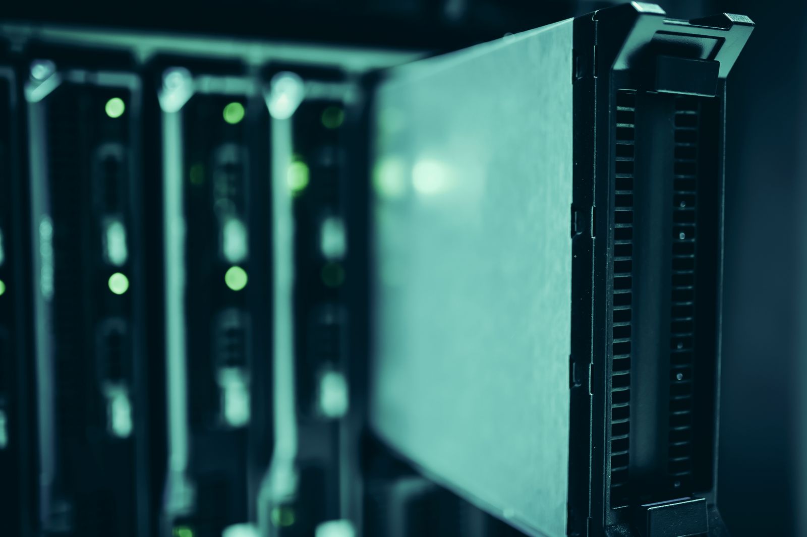 Managed vs Unmanaged VPS: Pros and Cons